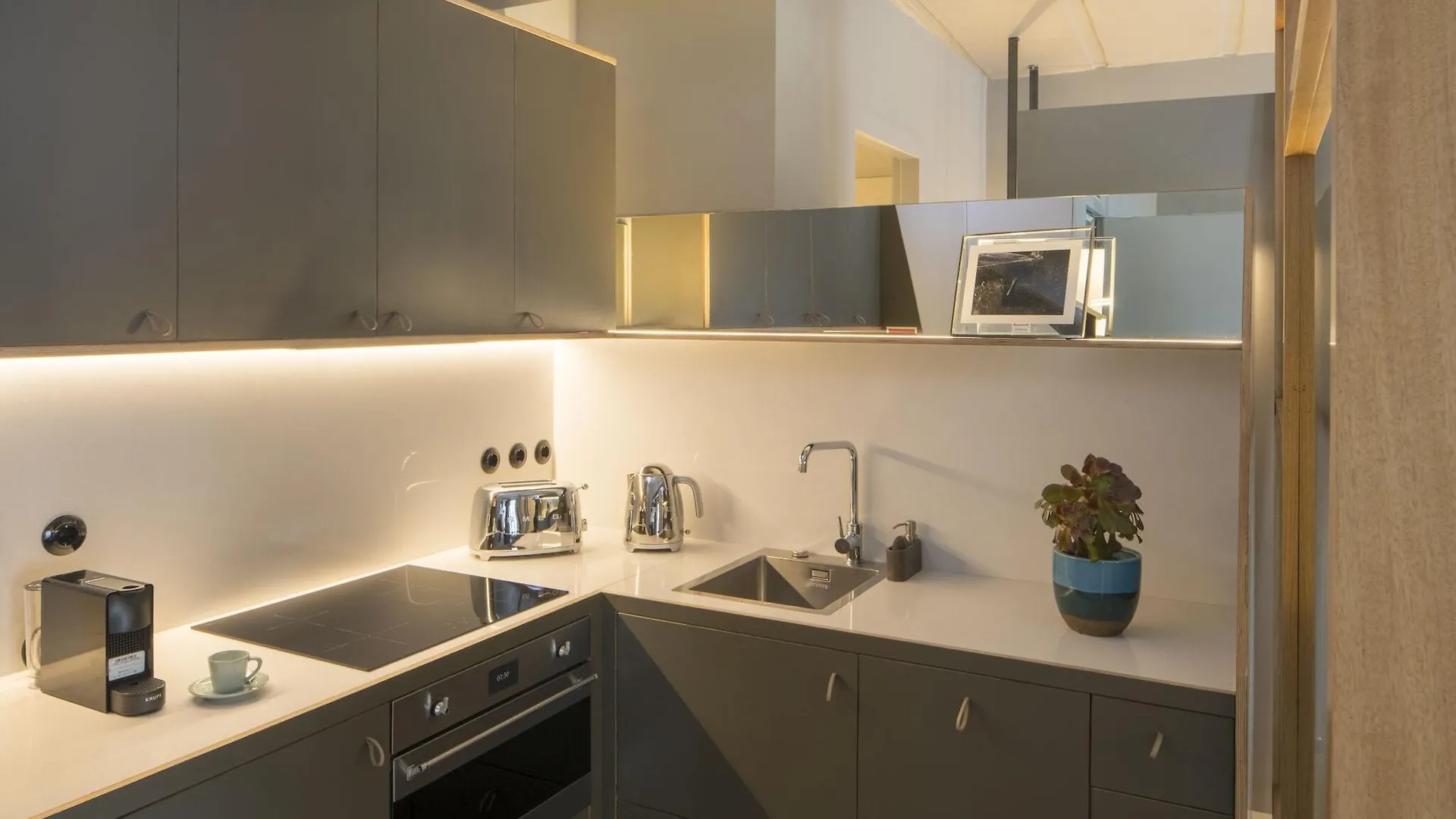 Raw Culture Arts & Lofts Bairro Alto Apartment Lisbon