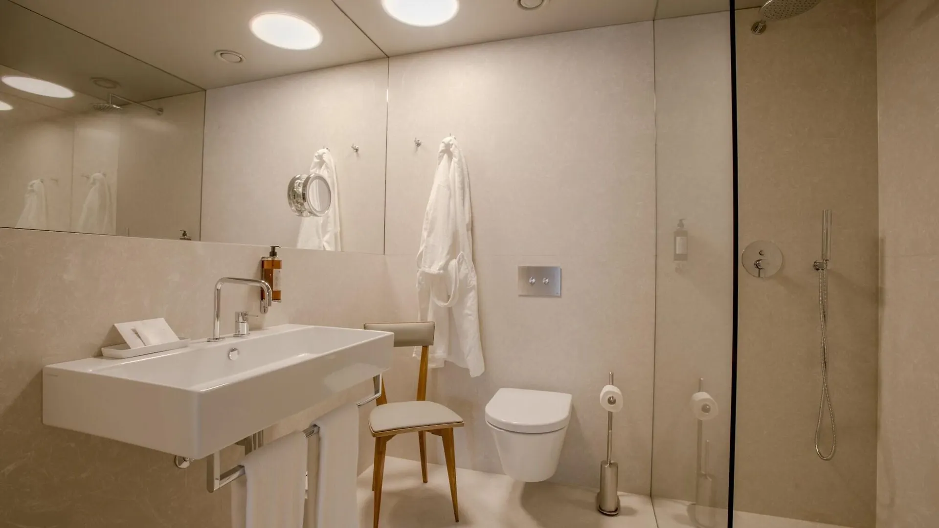 Raw Culture Arts & Lofts Bairro Alto Apartment Lisbon 0*,